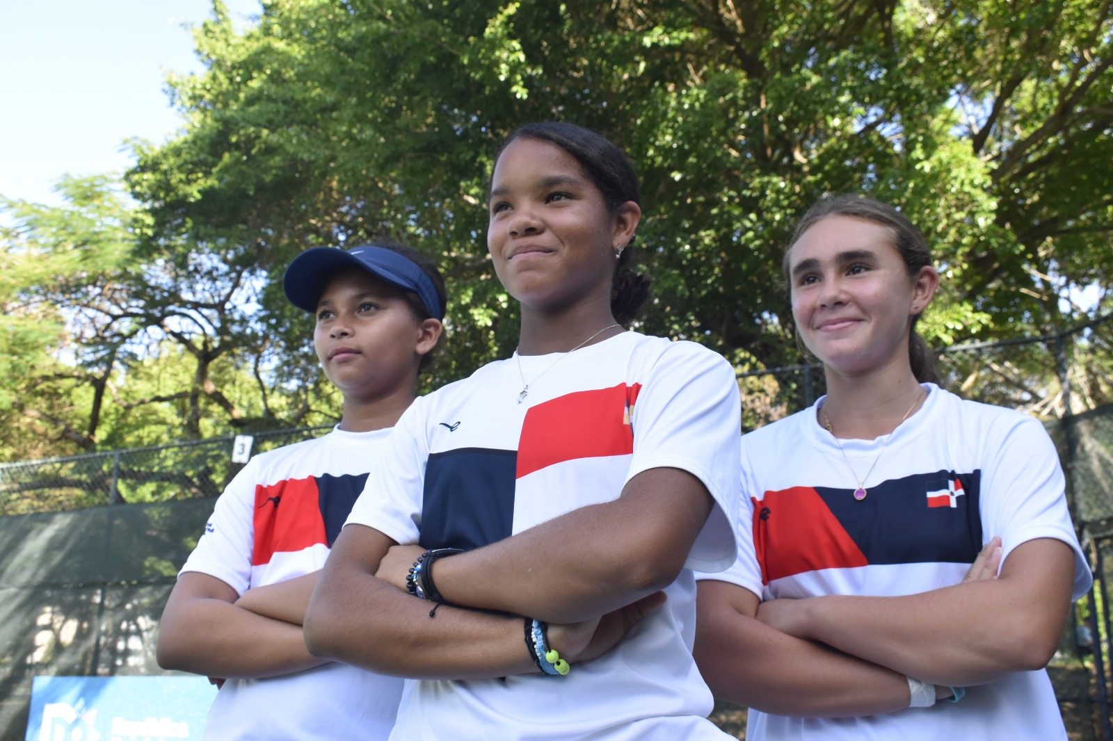 Los equipos dominicanos tanto en masculino como en femenino.